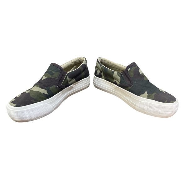 Women’s Restricted Platform Camouflage Slip On Sneakers - Picture 11 of 13